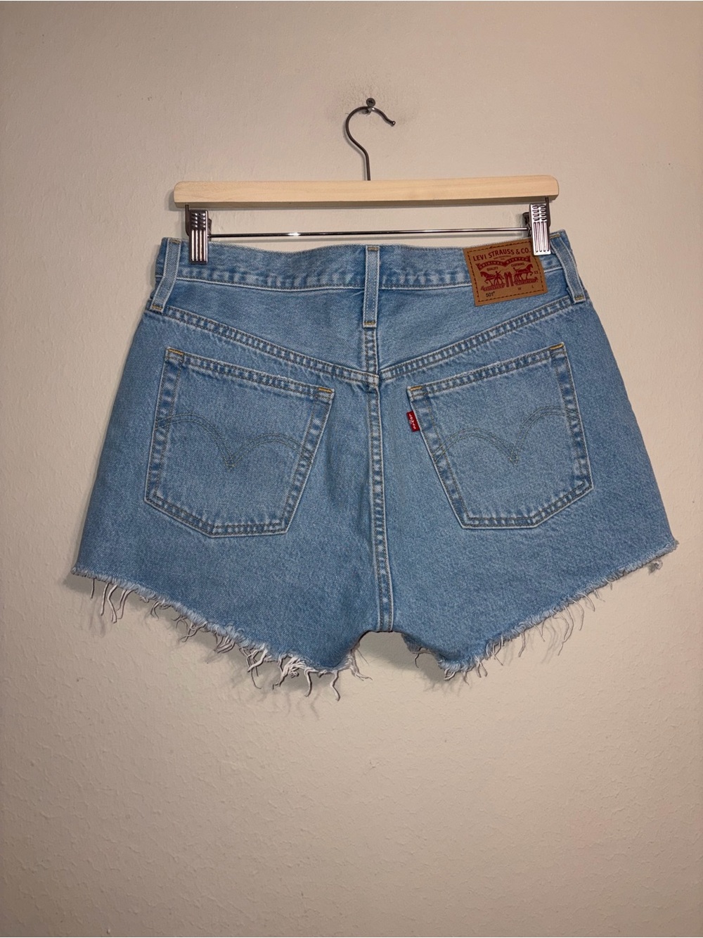 Levi's 501 Original High Waisted Medium Wash Denim Cutoff Short cotton Size W29